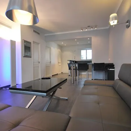 Two Bedrooms Croisette & Mer * Cannes